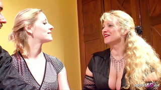 יונג יניקספּיריאַנסט פּאָר געץ הילף פון דערוואַקסן חבר אין איר ערשטער מילף פאַק