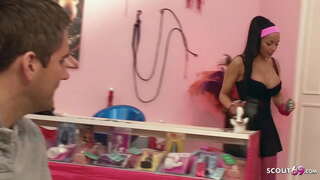 Tits kubwa na Nzuri Punda Latina Kijana mkadanganywa na Mbaya Kutomba juu ya Kazi