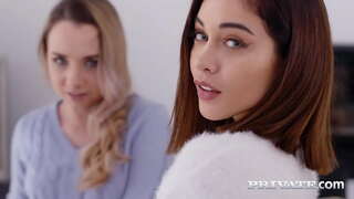 Миниатюрная Мона Блу жана симпатичная Джинебра Беллуччи раздвигают өзүнүн прелестные ягодицы үчүн трахнуться в жопу кийин терең кош минета жана оюндар менен вибратором! Толук фильм жана дагы 1000 видео карата Private.com !