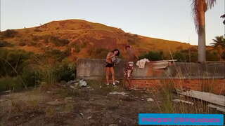 Bwyd blasus yn y canol y goedwig