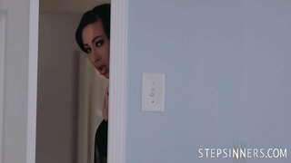 Трахаюсь Mənim Yeni yarım Qardaşı Və Заставляю Mənim Qısqanc мачеху