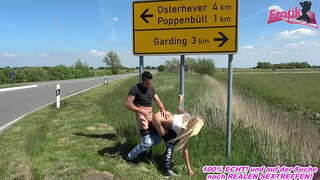 Cumshot дар жопе дар кӯча бо блондинкой cumshot дар жопе шлюха