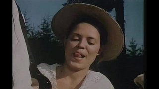 ���കർപ്പൻ Ava Devine ആൻഡ് സാറ ഡി