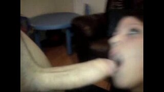 Erittäin mukava iso kova kukko saa imeä kuiva