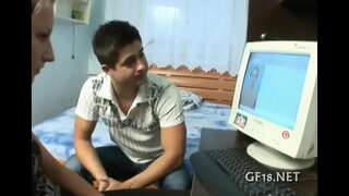 Bètsabé check lanta su largu pianan.