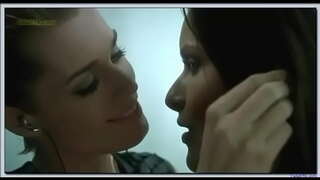 Rebecca Romijn Rie Rasmussen leszbikus csók a Femme Fatale