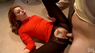 Lexi s ass izskatās tik labi, stulpiņi