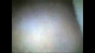 ���ገናኛሉ brunette ሚያዝያ