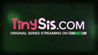 18-aastane Ariana Grand on siin üks asi ja üks asi ainult, et saada PERSES! See seksikas perse ilu armastab vaatad oma nägu kukk sügaval tema kõri ja moans delight kui on pl