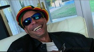 ���ੇਗਨ Monroe ਪ੍ਰਾਪਤ ਕਰਦਾ ਹੈ, ਉਸ ਦੀ ਪਤਨੀ ਚੂਤ ਰਹੀਆ ਹਨ!