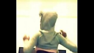 Chanell ඇලෙක්සැන්ඩර් ලක්මල් වේගයෙන්