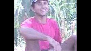 Rakan-rakan menunjukkan dick semasa rehat kerja