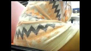 Naglalakihang Suso, Suso, Salawal, Salamin Publiko Cafe