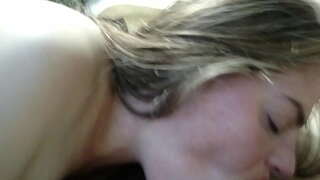 Ala, dedos, y le dio un bocado de semen