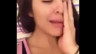 Vaizdo skirta jaunikis, kuriame savo pesones