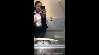 Latina stewardesa se alătură masturbari mile high club în toaletă și cums