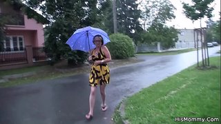 ���రిపక్వ తల్లి మరియు టీన్ లెస్బియన్ toying ప్రతి ఇతర