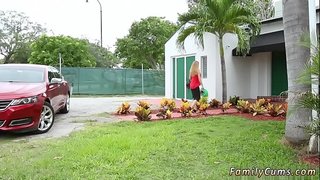 Татко и ситни compeer е ќерки chum xxx Тој немал избор освен да