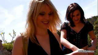 Из жопы үз авызы каршындагы публичном сексе ачык һавада... Һәм кончил