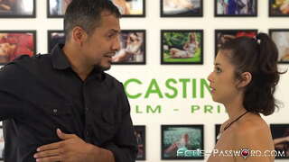 ���्रियाशीलता टीन के साथ स्टड