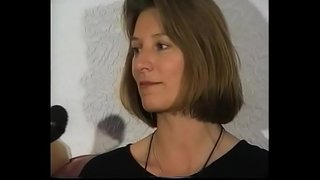 Bonvolu Helpi Kun Mia Dildo