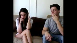 مشهد ساخن سرا مسجلة على s. عندما صديقها يمارس الجنس معها شريك في غرف تغيير الملابس