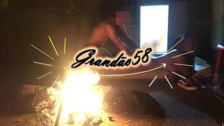 Brunette horny calvalgando panas