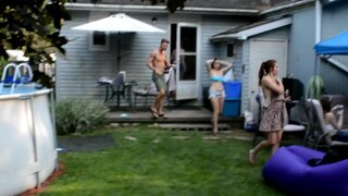 Recked एक सेक्स स्विंग में