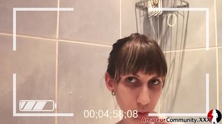 ���ીચ કિશોર કે કિશોરી માં છુપાવી બાથરૂમમાં માટે આંગળી પોતાની જાતને