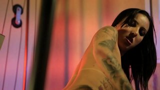 Catra giving her trainer to make the workout അല്പം കൂടുതൽ ഊഷ്മള