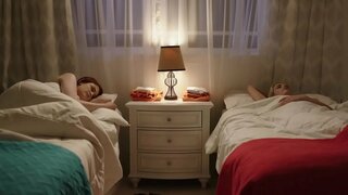 Лесбийские нежные забавы между рыжей и светловолосой цыпочкой