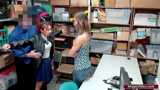 ���ယ်ကျော်သက်ခိုးမှုနှင့်သူမ၏အာရှ stepmom ထံမှသူမ၏ကယ်တင်သွားကြသည်။အသေးစား tits milf ယူတာပဲအကြက်နှင့်သူတစ္စံုတစ္စံုအဖြစ်သူမလိင္တူခ်စ္သူျမြင်