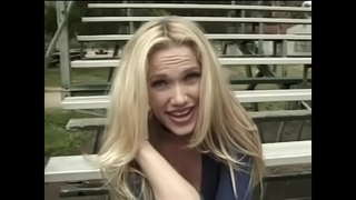 Tóc vàng, dài một khó khăn lớn trong phòng khách